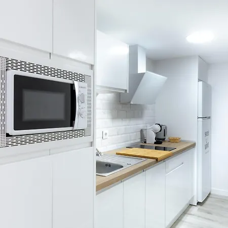 Falla Bajo Apartment *