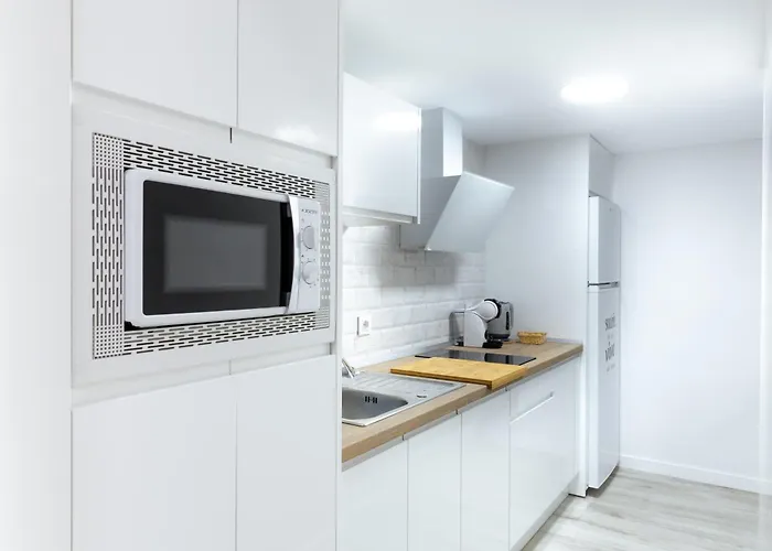 Falla Bajo Apartment *